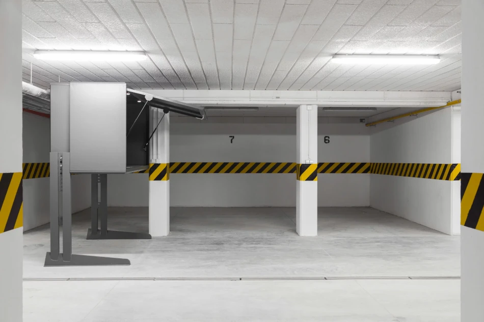 box garażowy ParkingSpace zamontowany w podziemnym garażu otwarta klapa boksa